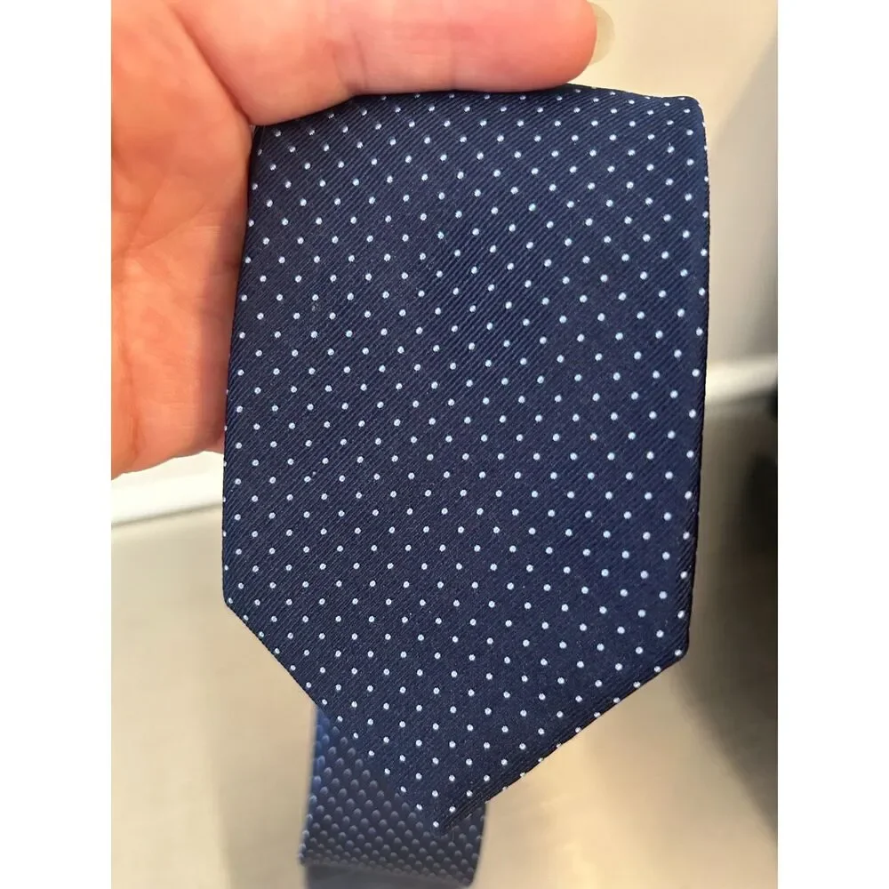 Tommy Hilfiger Tie Mens 100% Silk Navy Blue White Pin Dot Micro Geometric Woven